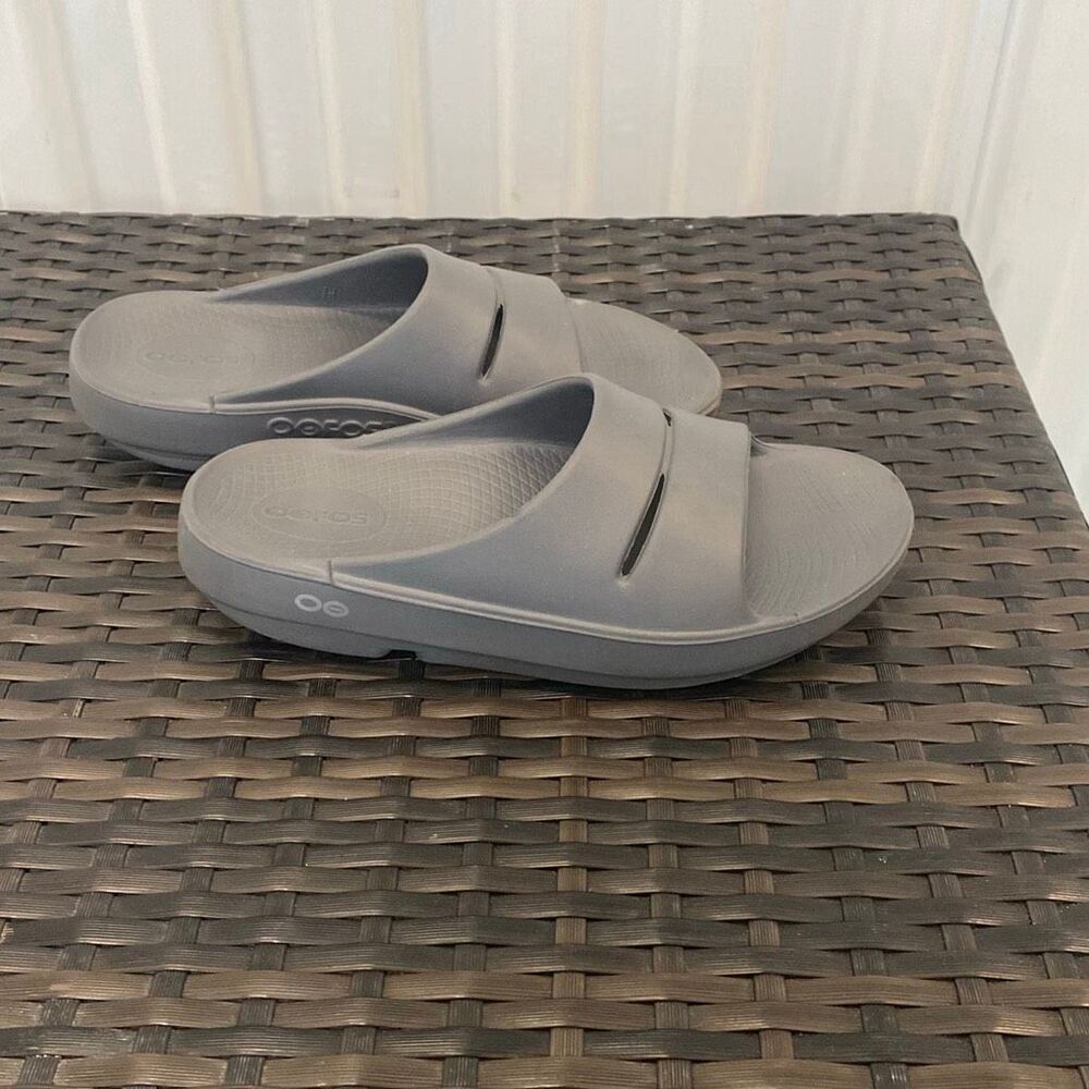 OOFOS OOahh slides sandals, women’s size 7